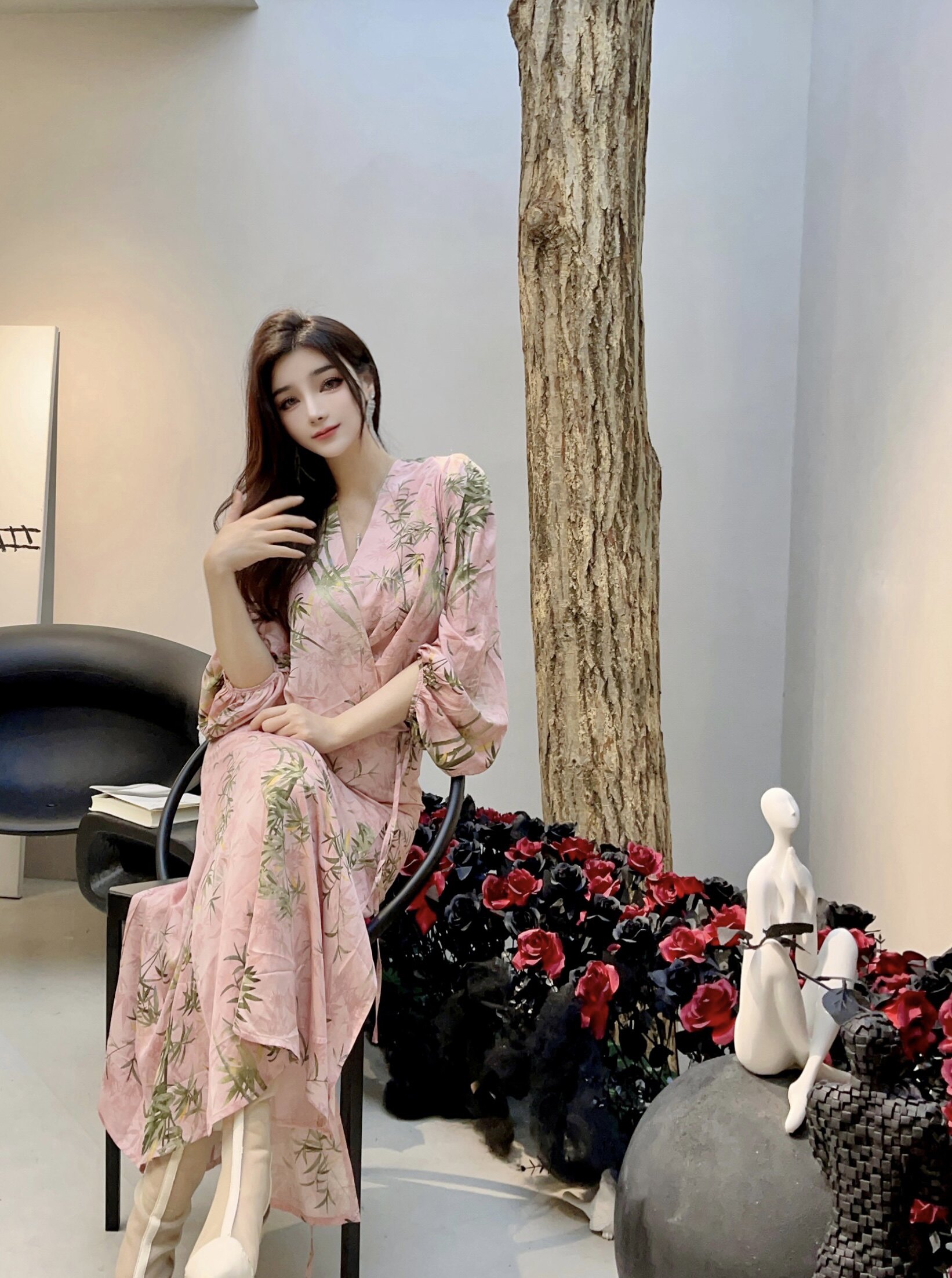 2024春粉色女气质名媛高端高级感冷淡系独特别致超好看v领套装裙