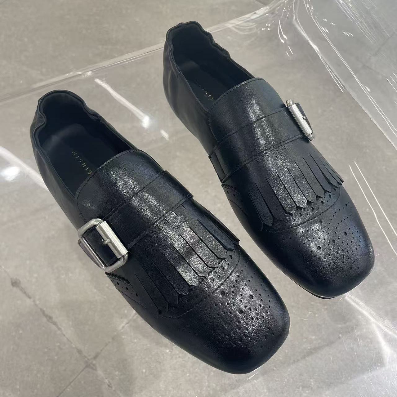 流苏一字扣软底小皮鞋