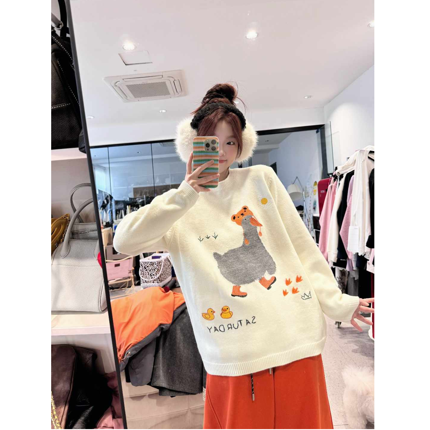 蕾蕾【抓大鹅！】卡通大鹅提花图案圆领宽松针织毛衣