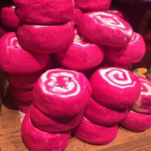 50g丨【新品上架】LUSH天鹅绒浴芭  超多泡泡超多泡泡！水压去冲