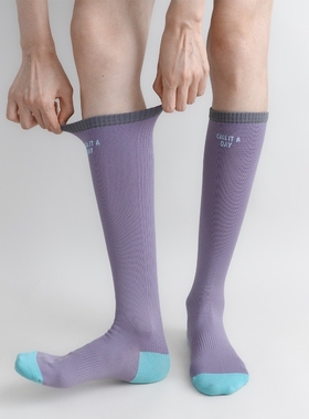 穿它真的不粗腿~拼色字母运动袜防滑吸汗显瘦中筒骑行袜~塑形袜~&