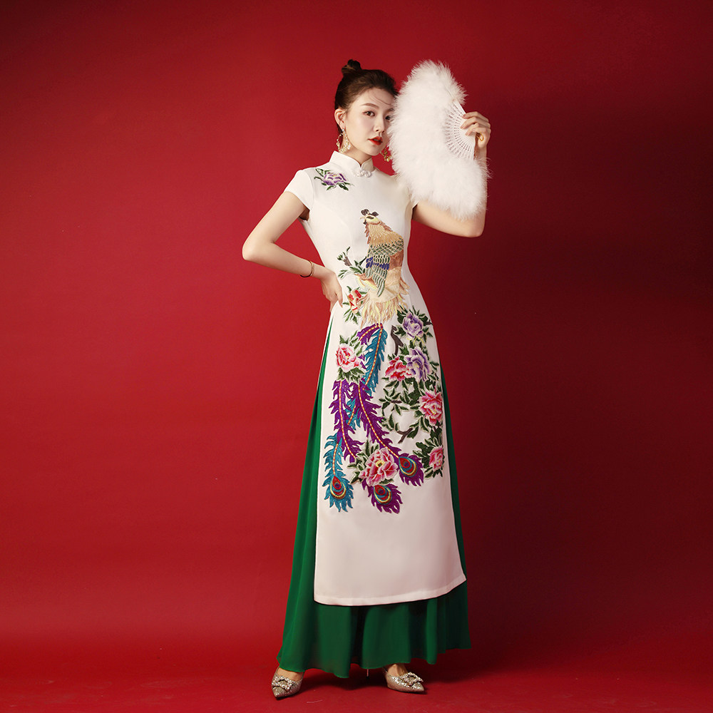 中国风式旗袍裙改良重工刺绣晚礼服奥黛模特团体走秀舞台演出古筝