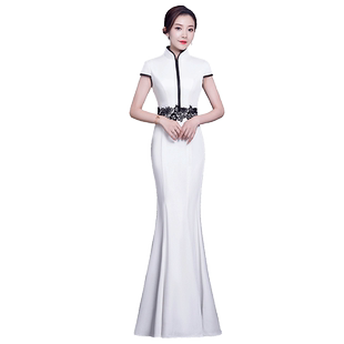 紫缘萱长款晚礼服白色宴会装鱼尾改良旗袍显瘦优雅模特走秀演出服