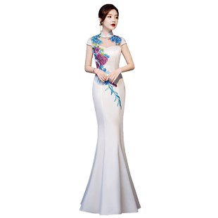 紫缘萱长款礼服白色改良鱼尾旗袍中式刺绣模特走秀演出服年会晚装