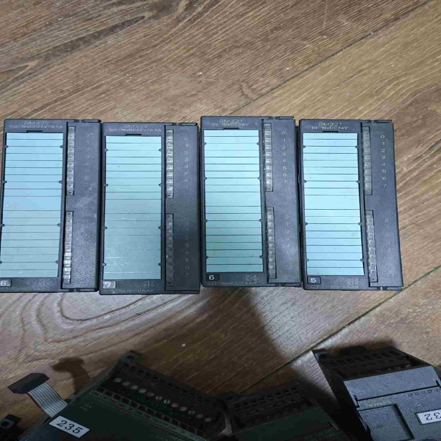 模块有两只型号6Es7322-1BH01-0AA议价