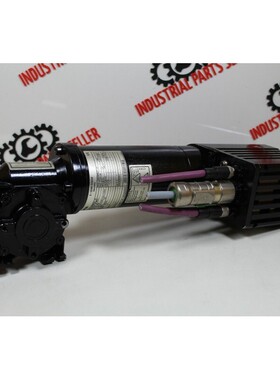 Lenze SDSGSSR047-22 SSN-1FVAR (00911107) (Servomoteur) - Gar