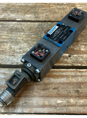 Mannesmann Rexroth 4WRE6V16-12/24K4/M 00916329 21166861 Hydr