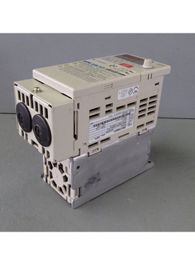 CIMRV7AM20P7 - YASKAWA - CIMR-V7AM20P7/Dimmer 3PH 0.75KW Use
