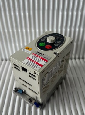 1x Toshiba VF-S11S-2002PL-WP Wechselrichter