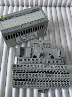 Allen-Bradley 1794-IB32 10000016483/01 + 1794-TB32 PN-74157