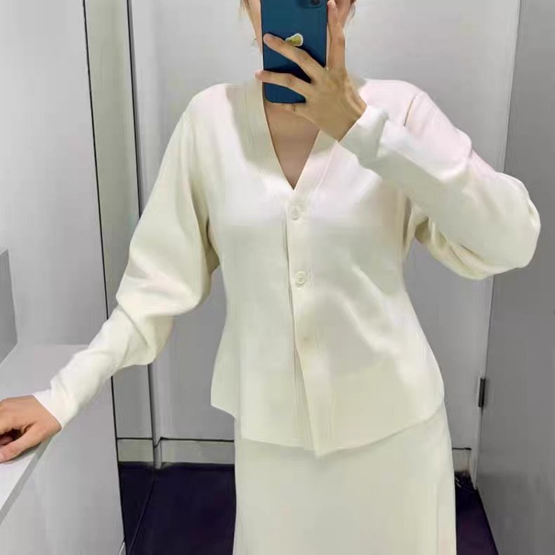 秋季女装羊毛混纺V领针织开衫