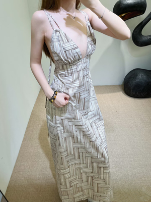 原 C&S新品夏装女士休闲版型V领露背优雅吊带度假裙