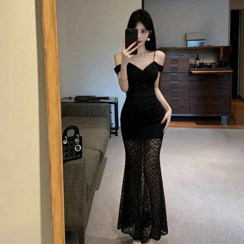 2026性感低胸蕾丝吊带连衣裙女新款柔式技师工作服修身显瘦长裙子