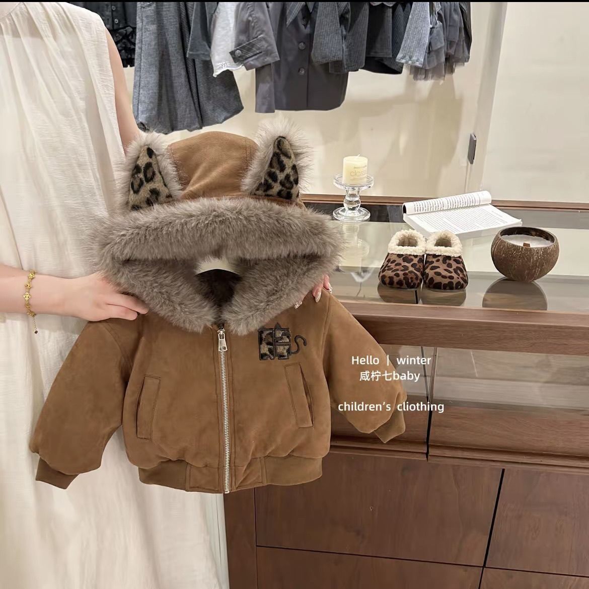 2025韩版时尚休闲女童时尚加绒加厚外套秋冬保暖连帽衫外贸