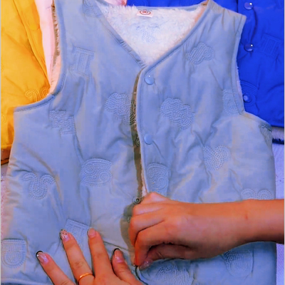 女童马甲女2025新款爆款洋气儿童秋冬内穿加厚棉背心男保暖坎肩