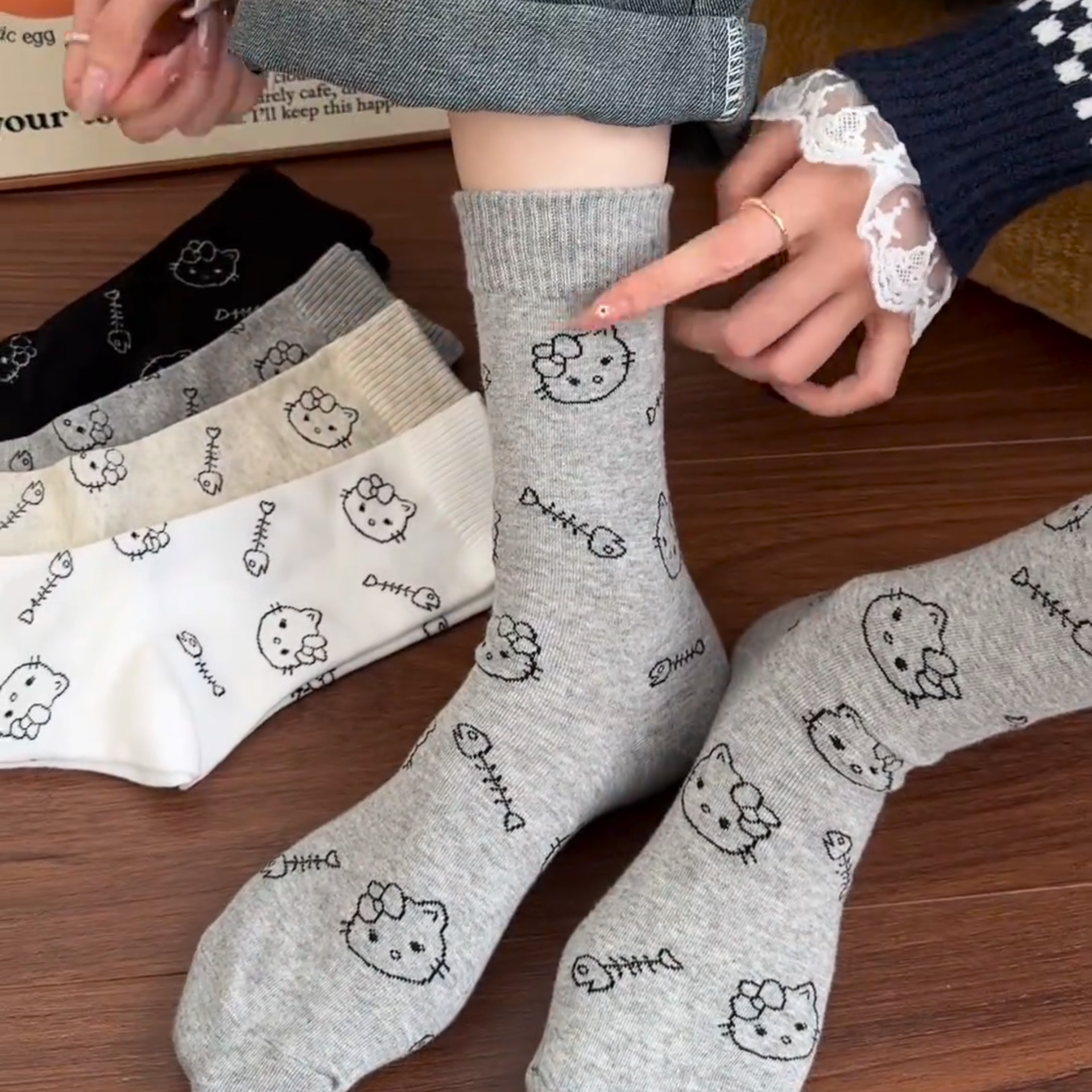 袜子女款爆款2025最新款纯棉全棉防臭秋冬长筒靴袜子hellokit