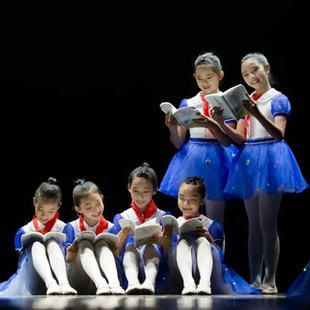 新款儿童红领巾舞蹈服小小接班人演出表演小学生蓝色蓬蓬纱裙合唱