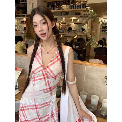 春装2025新款挂脖吊带连衣裙子女夏季海边度假气质掐腰高级感长裙