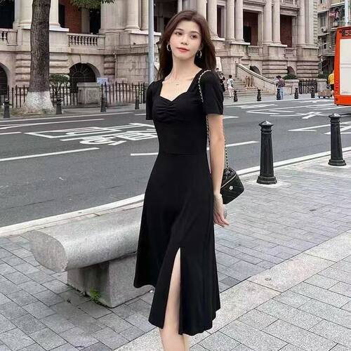 小黑裙女装2026夏季复古方领裙子遮肚收腰显瘦a字气质小众茶歇裙