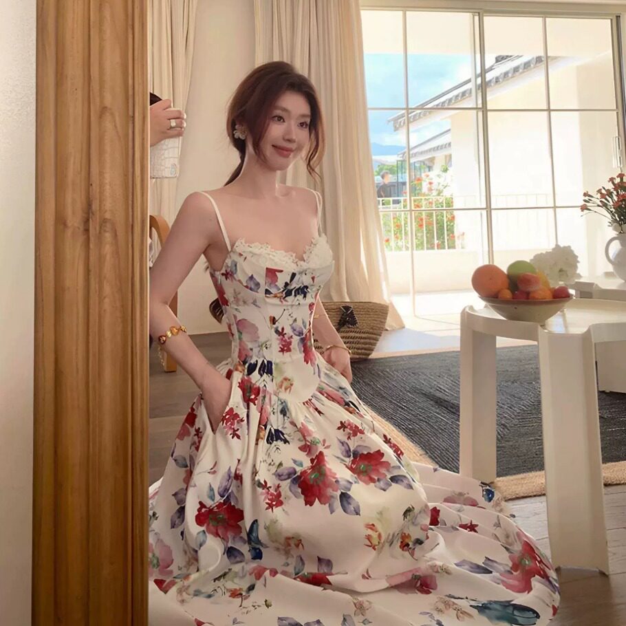 度假风碎花吊带裙高级感法式蕾丝花边拼接吊带连衣裙收腰印花长裙图片