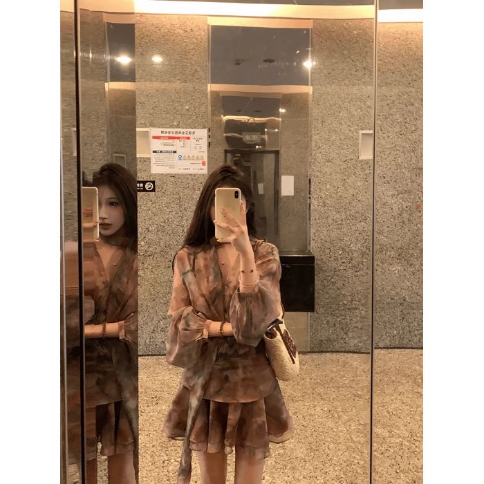 大码胖mm雪纺高级感半身裙女法式收腰显瘦气质V领碎花长袖连衣裙