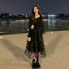 小个子女生秋冬2025新款连衣裙显瘦藏肉复古网纱碎花裙