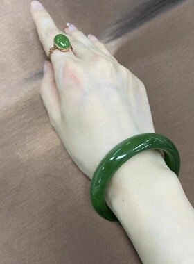 外蒙料平替和田玉宽条菠菜绿仿真玉镯子扁条手镯青黄口手镯女款