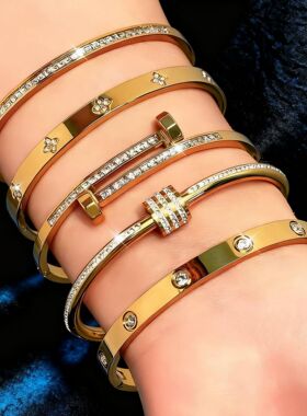 钛钢钉子手镯四叶草爱心小蛮腰轻奢不锈钢不掉色手环饰品时尚款