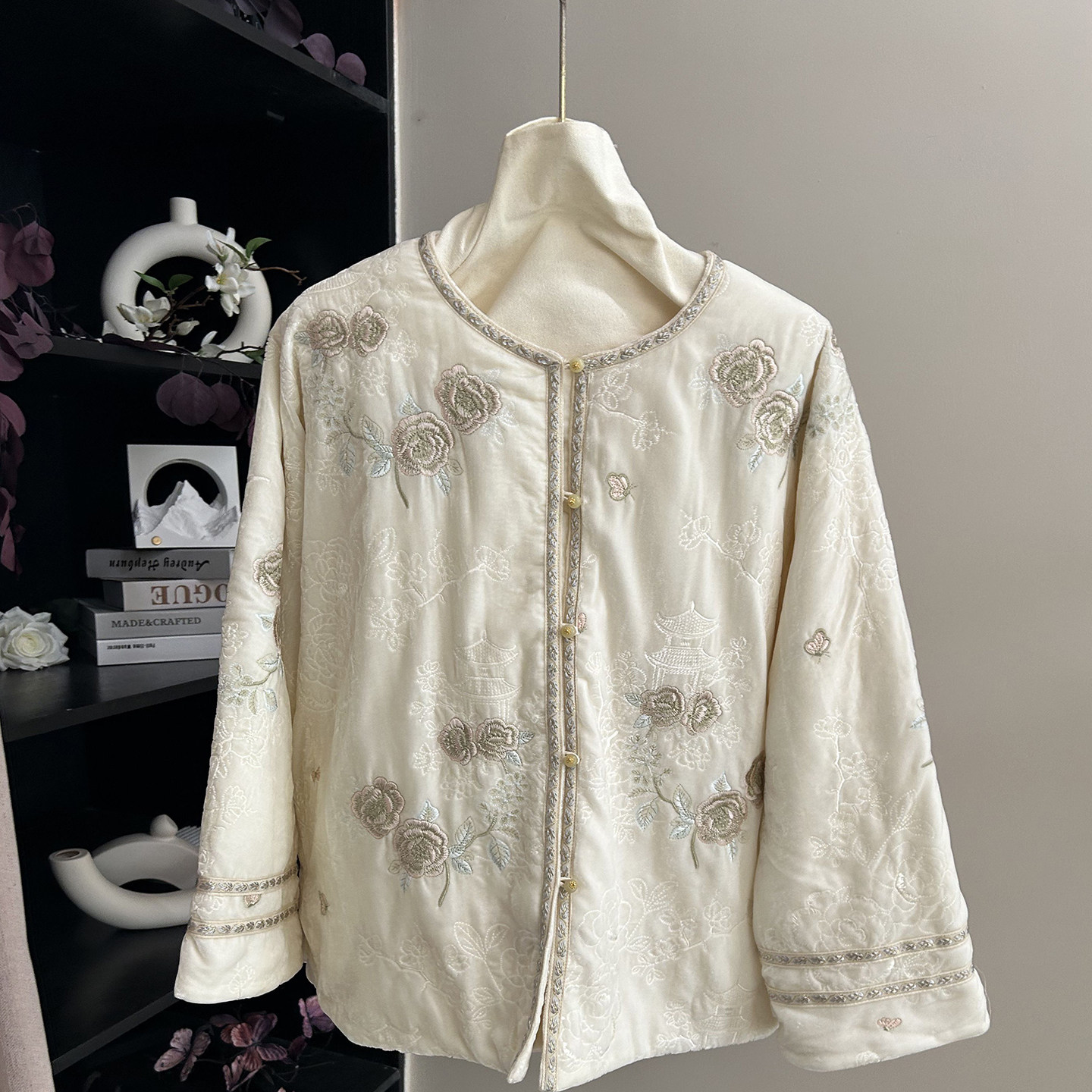 小雪家【蕊香满襟】新中式圆领人丝混纺刺绣金线软感舒适夹棉外套,女装/女士精品,短外套,淘宝优惠券,粉丝福利购,淘宝优惠卷