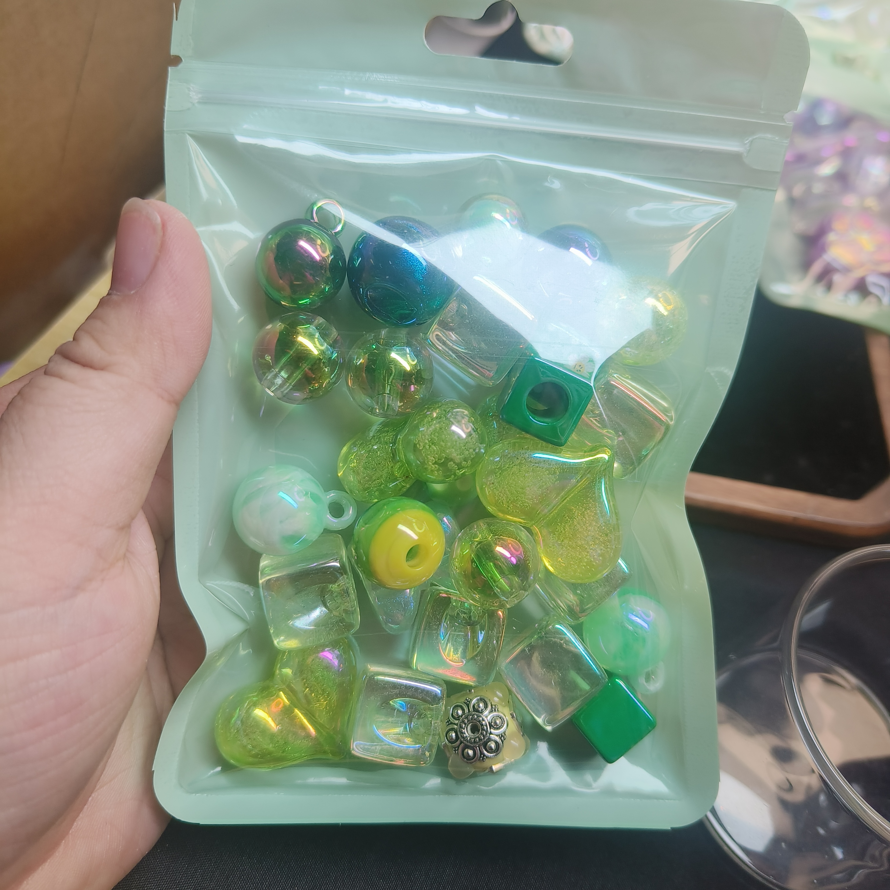 （9.9元包邮）单色全UV绿色高货混款100ml(70-80g）不满9.9随机发