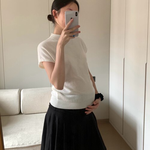 孕妇装2026秋冬新款时尚百搭半高领针织衫圆领短袖毛衣宽松打底衫