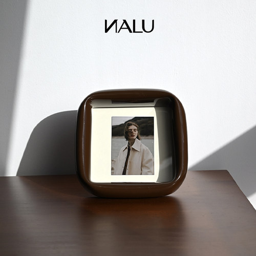 那路桌面相框树脂中古风设计感