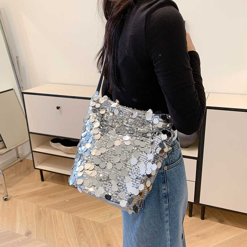 女包百搭链条斜挎包单肩水桶包