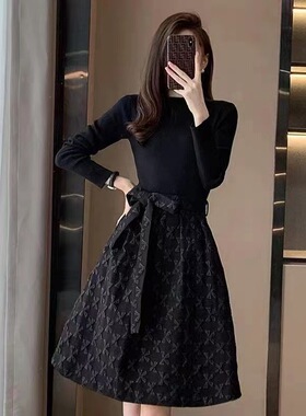 黑色赫本连衣裙假两件女秋冬季2026新款时尚气质收腰显瘦小黑裙子