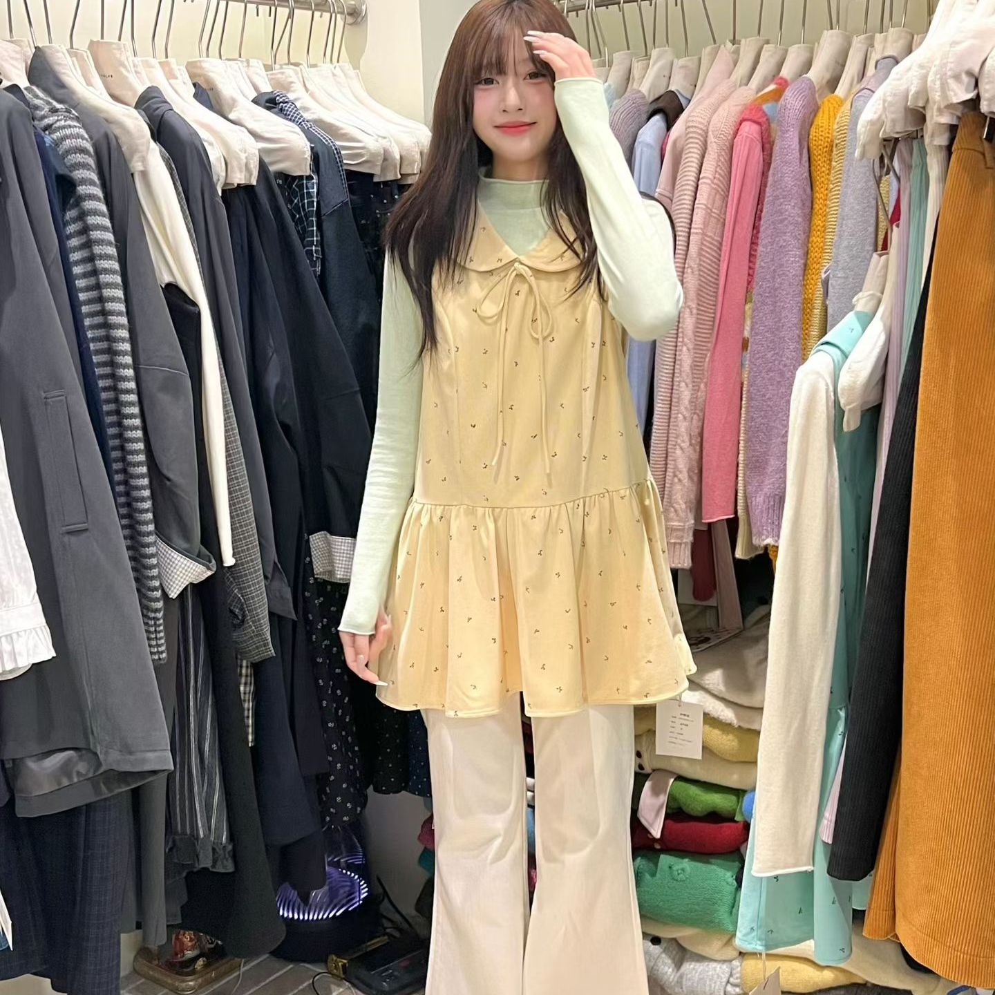 法式甜美娃娃领碎花背心裙女系带蝴蝶结设计感+纯色打底衫两件套