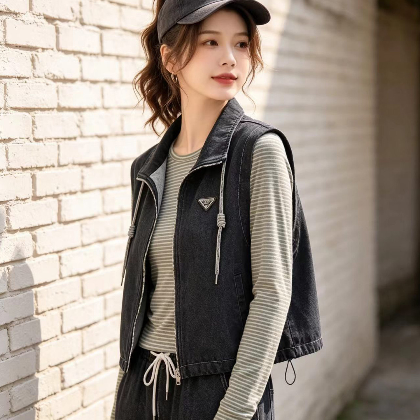 时尚休闲牛仔三件套薄款女装