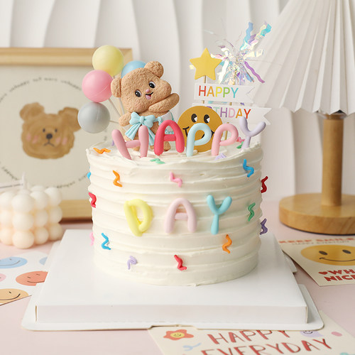 黄油小熊卡通可爱蛋糕装饰