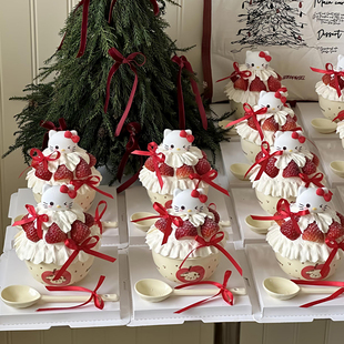 饰摆件 网红新年圣诞节苹果小狗陶瓷碗勺子kitty猫草莓蛋糕装 包邮