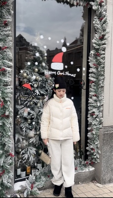 专柜货简约立领轻羽绒服春季基础短款轻薄羽绒服女宽松，柔软蓬松