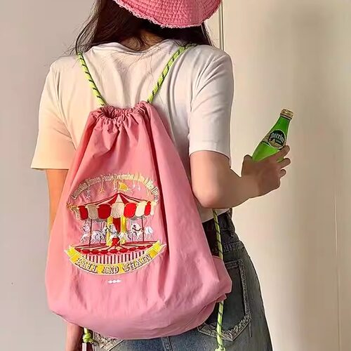 日本代购ballchain娜扎同款包包女刺绣粉色旅游登山电脑包双肩包