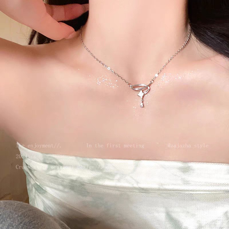 土星环绕锆石吊坠项链女钛钢不掉色链条高级感轻奢百搭锁骨链