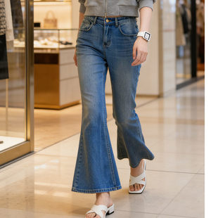 MYMO朗黛百搭蓝色微喇牛仔裤 女E1K005B