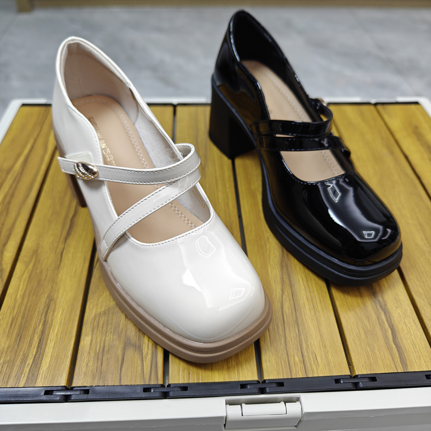 粗跟高跟不累脚黑色小皮鞋子女2026新款时尚配裙子法式玛丽珍单鞋