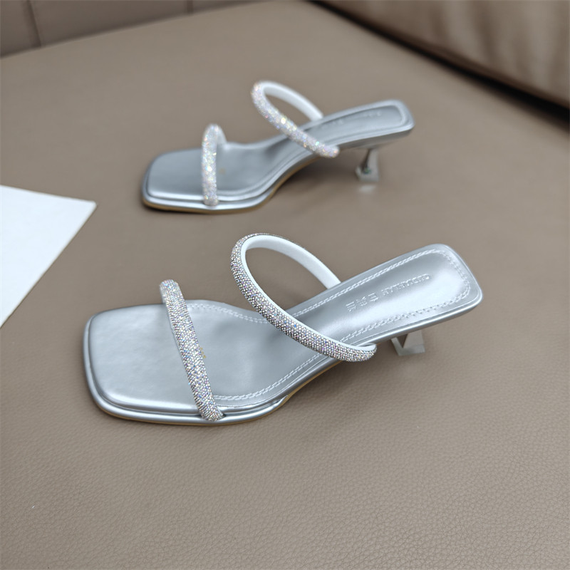 法式高级感水钻一字拖鞋仙女鞋子2025年夏季外穿时尚凉拖高跟凉鞋