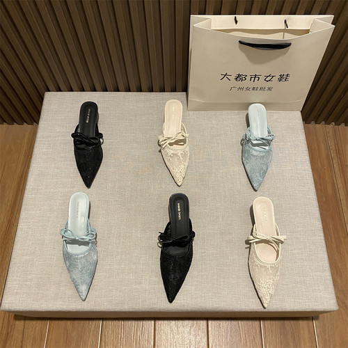 尖头细跟蝴蝶蕾丝中跟透气凉拖鞋