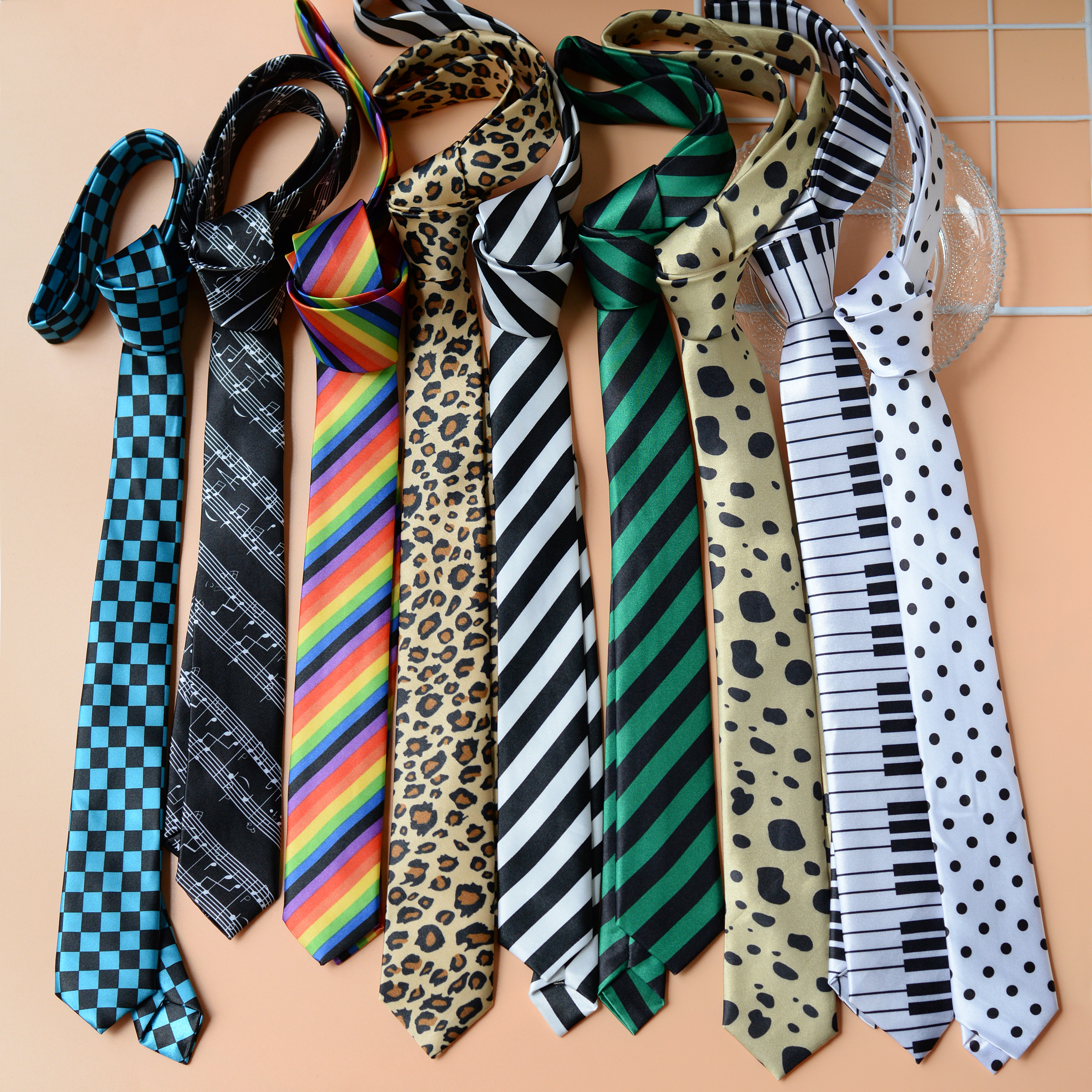 创意条纹领带窄版休闲女生手打衬衫男学院风个性酷帅多巴胺格子款