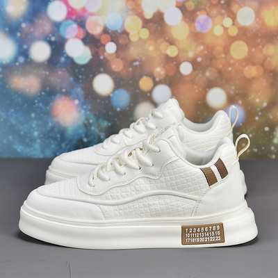 小白鞋男款高级感增高厚底板鞋软底轻便男鞋白色百搭潮运动休闲鞋