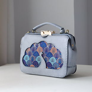 大号 切線派杜勒斯手工口金包女士医生包真皮斜挎包 孔雀开屏