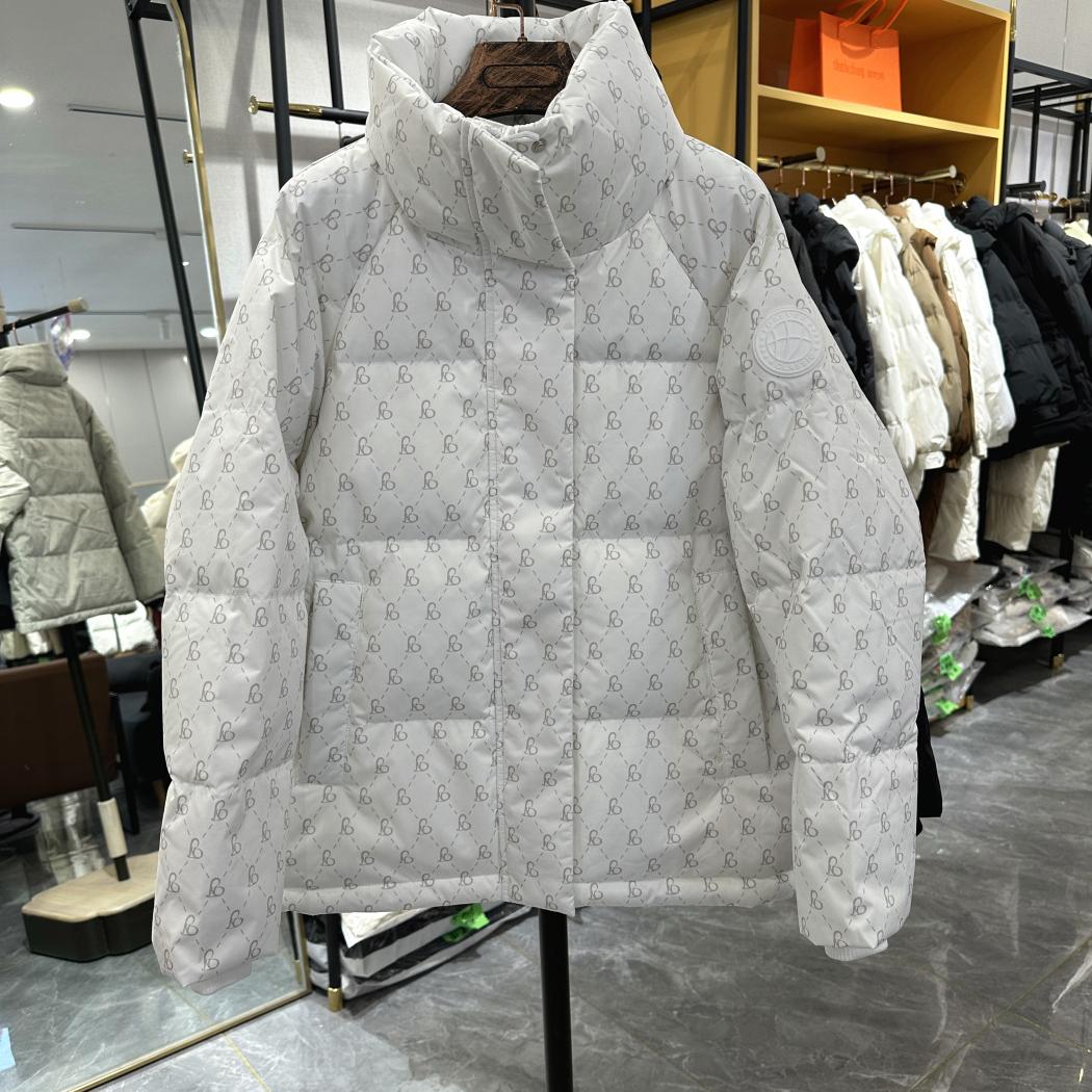 商场同款冬季羽绒服女90白鸭加厚短款绒时尚爱心印花外套M24284
