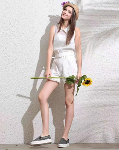 SELFWHO奶油白色短裤女2024新款夏季高腰a字显瘦小个子宽松休闲裤